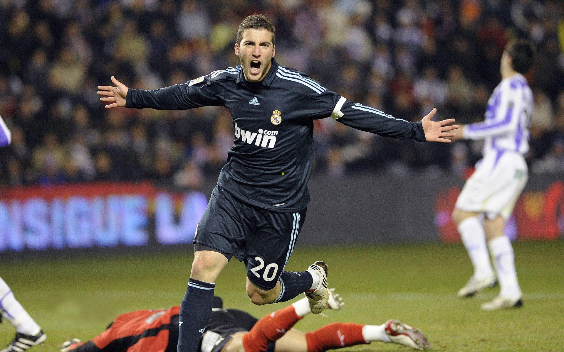 马克西盛赞梅西定义足球纪元 格策世界杯绝杀余波未平