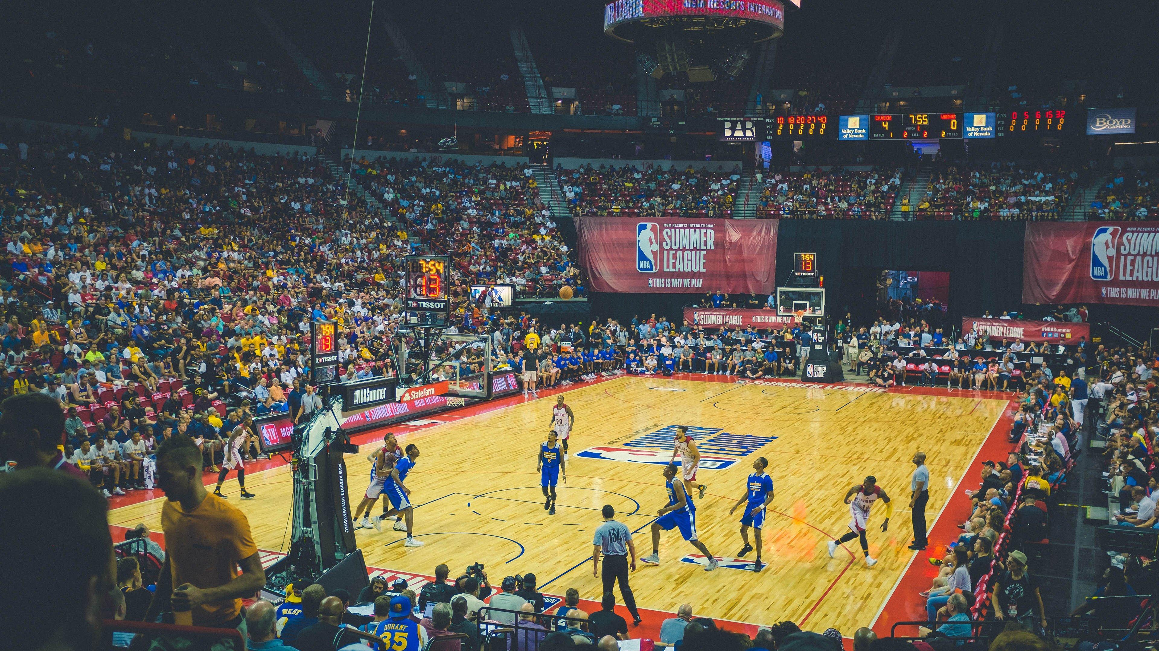 爱游戏app-久哲教练揭示制胜法则，状态调整与阵容适配成团队核心